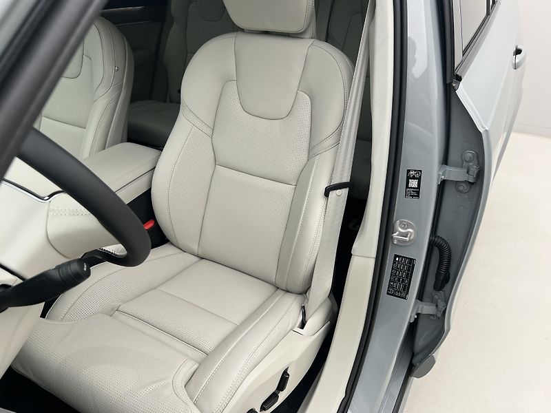 Volvo XC90 (2026) T8 AWD RECHARGE PLUS AUT - fotka 26 z 49