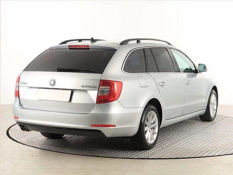 Škoda Superb (2014) Ambition 2.0 TDI, Navi - fotka 5 z 18