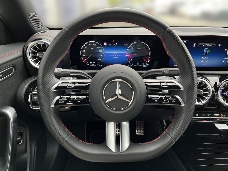 Mercedes-Benz CLA Třída 180 d kupé AMG - fotka 11 z 18