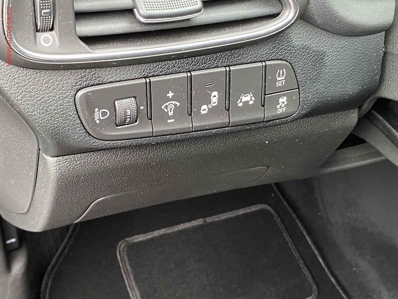 Hyundai i30 (2020) 1.4 T-GDi, 1.maj,ČR, All - fotka 12 z 19
