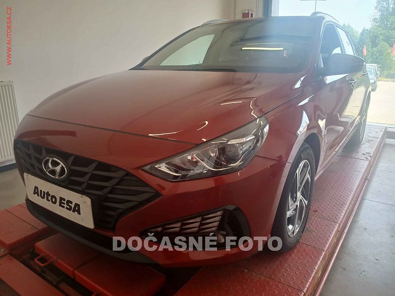 Hyundai i30 (2023) 1.5 MPi, 1.maj,ČR, servis - fotka 1 z 3