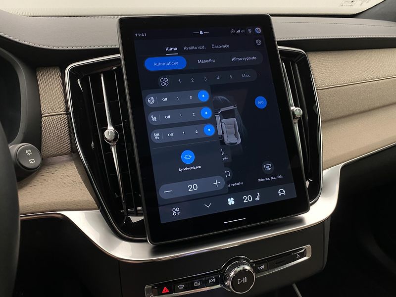 Volvo XC90 (2025) T8 AWD Plug-in DARK ULTRA - fotka 50 z 75