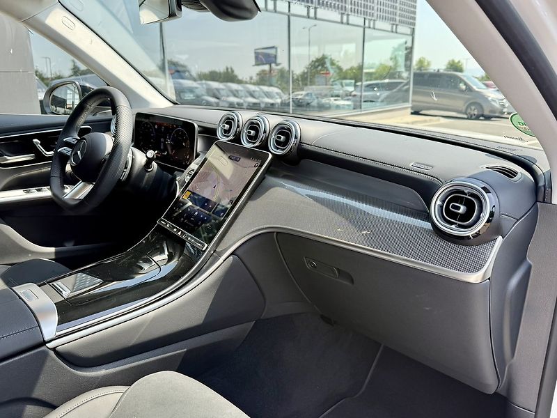 Mercedes-Benz GLC (2025) 200 d 4MATIC - fotka 37 z 45