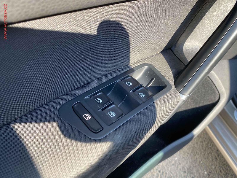 Volkswagen Golf Sportsvan (2018) 1.5 TSi, Join, navi, TZ - fotka 13 z 17