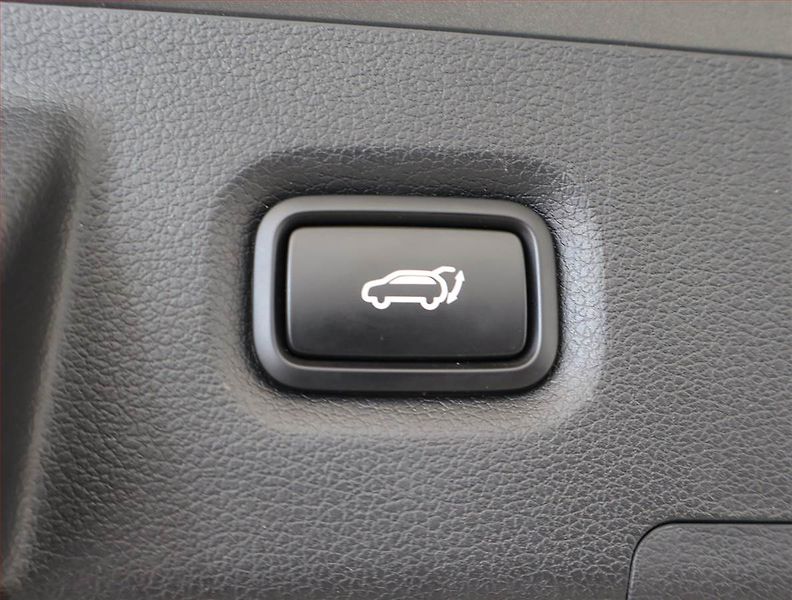 Hyundai Santa Fe (2019) 2.2 CRDi - fotka 13 z 23