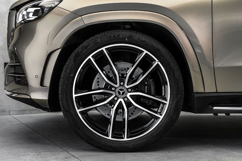 Mercedes-Benz GLS AMG 4Matic - fotka 2 z 26
