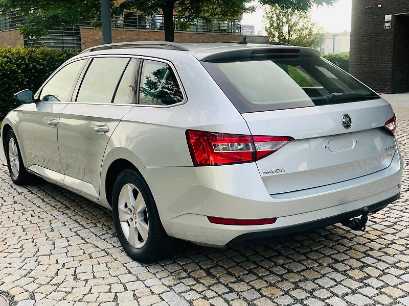 Škoda Superb 1.4TSI 4x4 MANUÁL VÝHŘEV TAŽNÉ - fotka 16 z 45