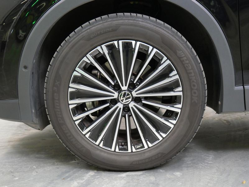 Volkswagen Tiguan - fotka 10 z 25
