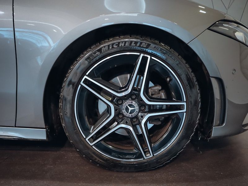 Mercedes-Benz Třídy A A 200 AMG - fotka 24 z 24