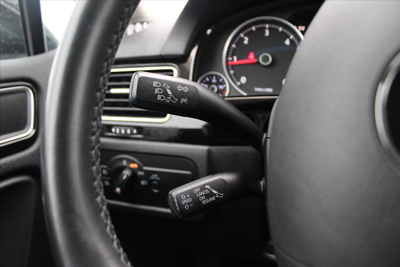 Volkswagen Touareg 3.0 TDI 193kW 4MOTION 1.MAJ ČR - fotka 17 z 24