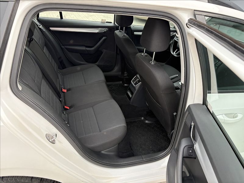Škoda Octavia 2,0 TDI 110 KW MANUAL STYLE CZ - fotka 19 z 24