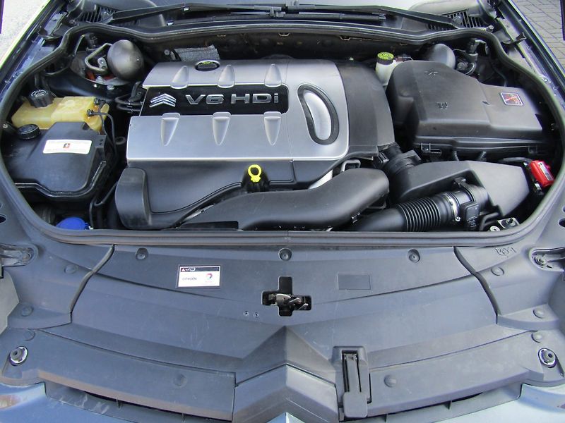 Citroën C6 (2008) 2.7 TDI AUTOMAT 1.MAJITEL - fotka 37 z 38