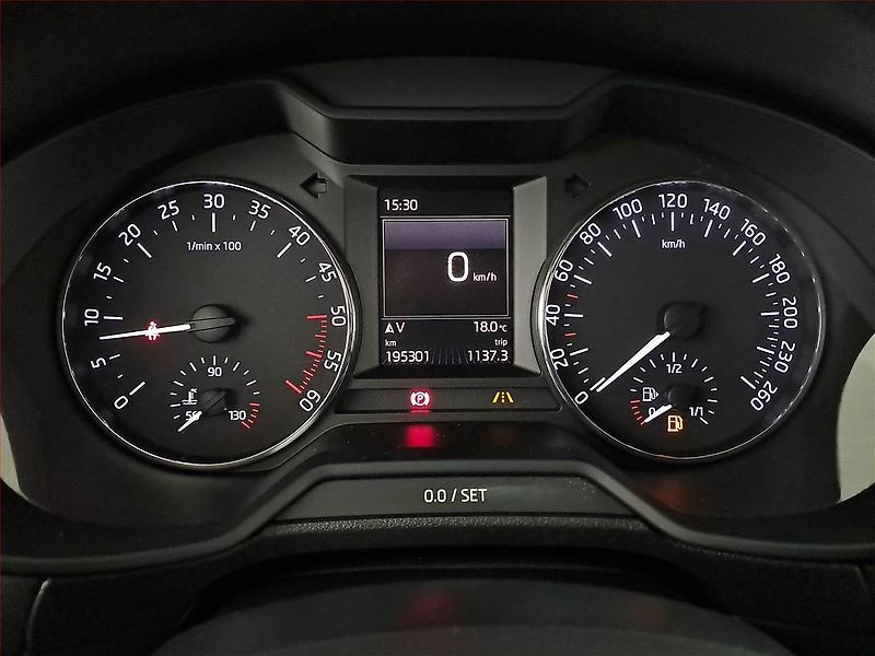 Škoda Octavia (2016) 1.6 TDI, Kůže, Navi, Bi-Xenony - fotka 11 z 20