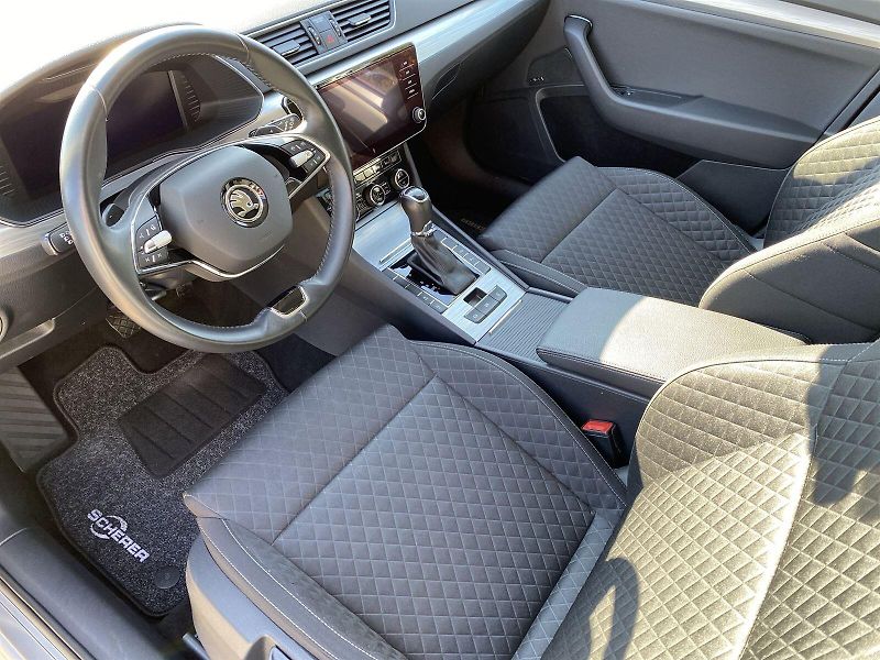 Škoda Superb (2022) Combi 2.0 TDI DSG Ambition - fotka 6 z 35