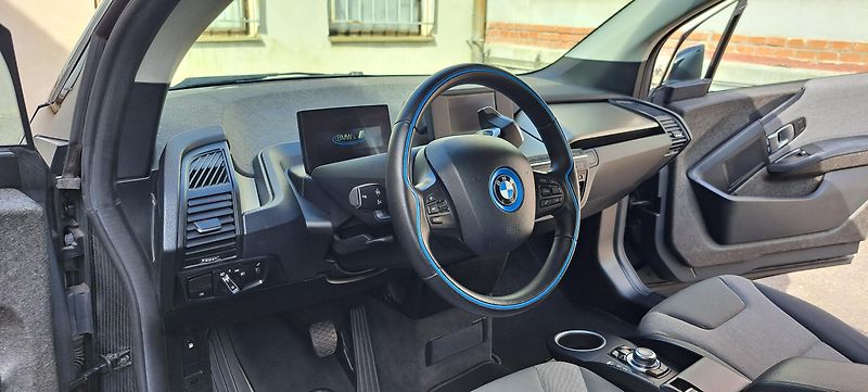 BMW i3 (2015) REX*LED*VÝBAVA*STAV*VÝHŘEV - fotka 21 z 42