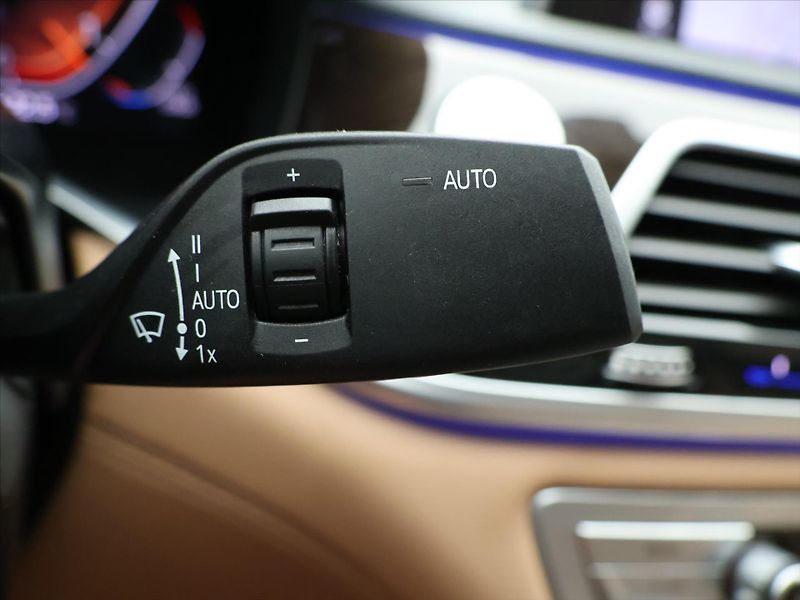 BMW Řada 7 3,0 730LD xDrive CZ DPH - fotka 21 z 38