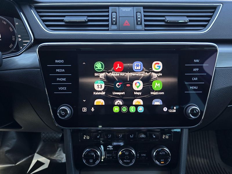 Škoda Superb 2.0TDI 110KW DSG STYLE+ TZ. ČR - fotka 41 z 50
