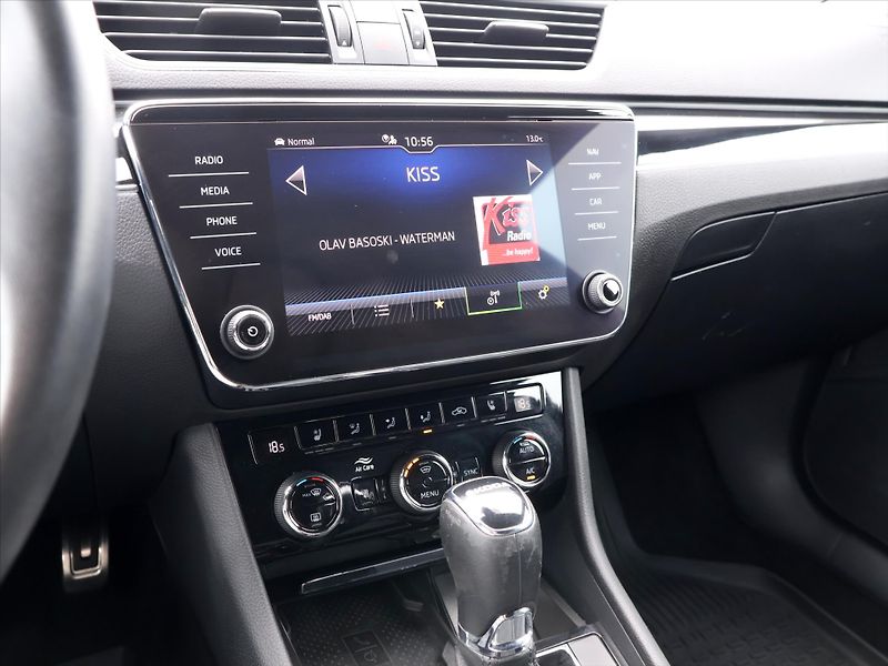 Škoda Superb 2,0 TDI DSG L&K DPH CZ - fotka 22 z 34