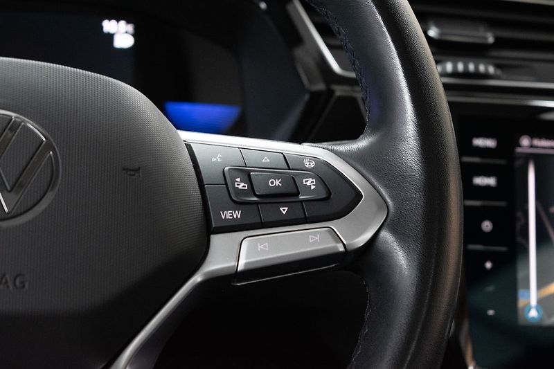 Volkswagen Touran 2.0TDI TAŽNÉ*WEBASTO*DPH*ČR 1M - fotka 23 z 51