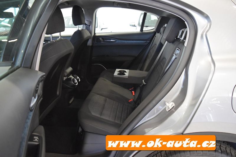 Alfa Romeo Stelvio 2.2 JTD Q4 SPORT 150 kW - DPH - fotka 14 z 60