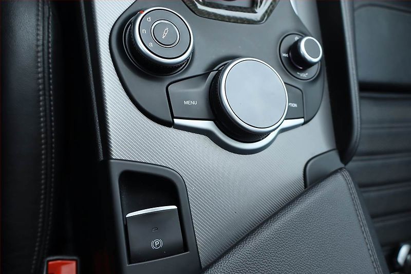 Alfa Romeo Giulia (2017) 2.0 Turbo - fotka 23 z 26