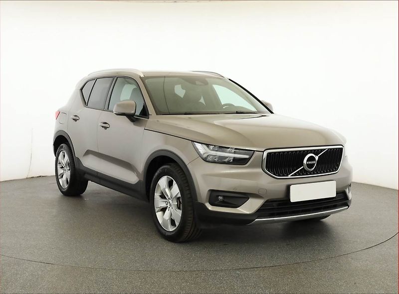 Volvo XC40 (2021) B4 - fotografie inzerátu