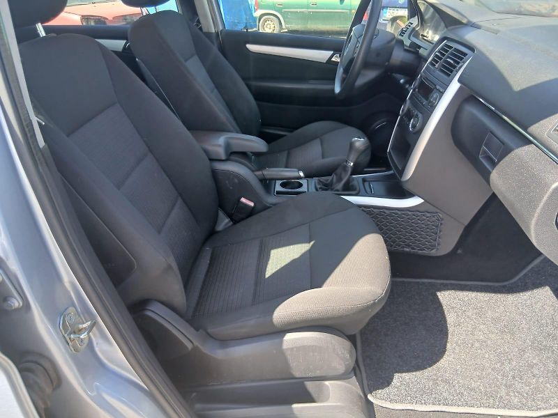 Mercedes-Benz Třídy B 170i, nová STK, celoroční pneu - fotka 28 z 36