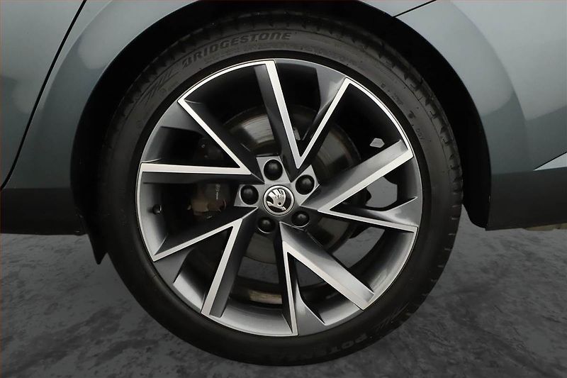 Škoda Superb (2019) 2.0 TDI - fotka 17 z 17