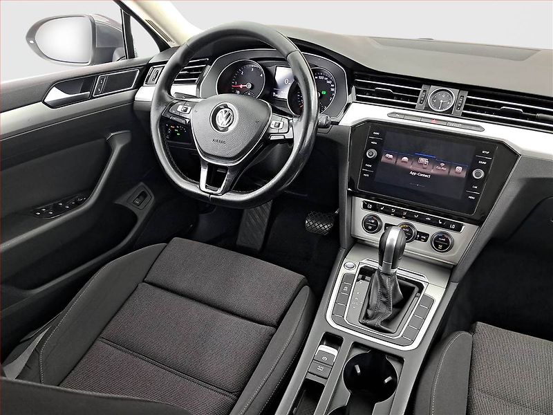 Volkswagen Passat (2017) 2.0 TDI, Automat, Tempomat - fotka 7 z 22