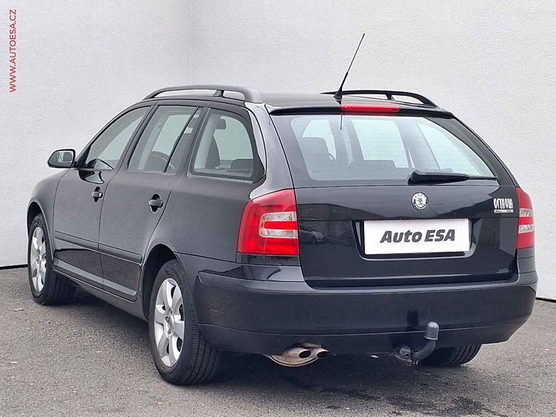 Škoda Octavia (2009) 1.9 TDi, Ambiente - fotka 6 z 15