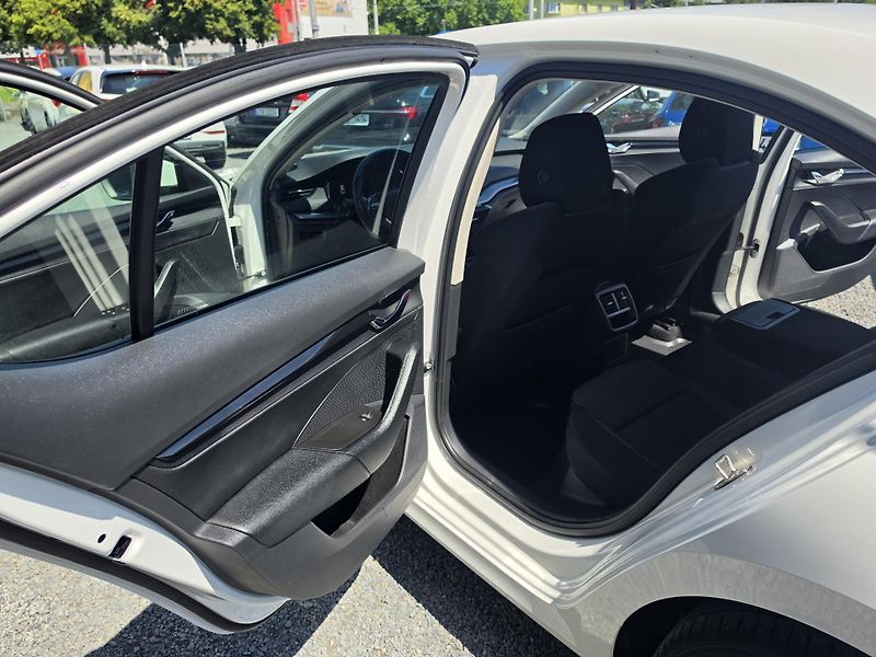 Škoda Octavia 2.0 TDI  - fotka 10 z 23