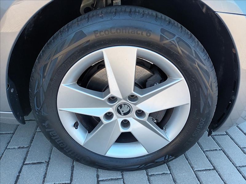 Škoda Octavia 1,4 TSI,110KW,AT,NAVI,SERVIS - fotka 24 z 43