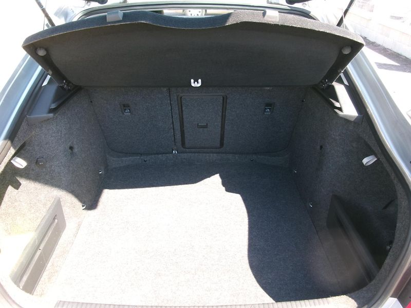 Škoda Octavia (2013) 1,4 TSI AC BT NAVI TEMP - fotka 13 z 38