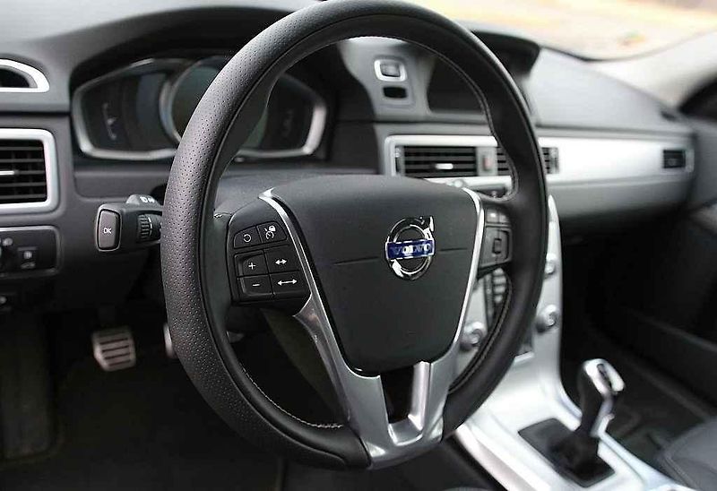 Volvo V70.