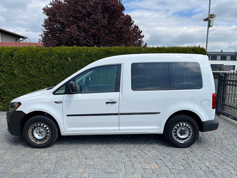 Volkswagen Caddy 2.0 TDi 5 míst  - fotka 6 z 14
