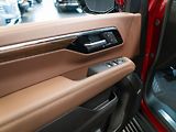 Chevrolet Suburban (2026) 6.2 V8 High Country 2026 - náhled 21