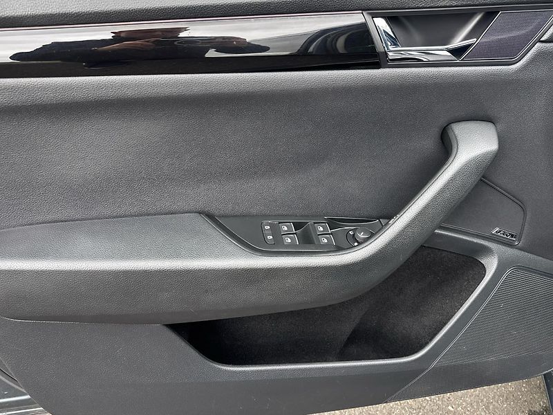 Škoda Superb L&K DSG - fotka 13 z 28