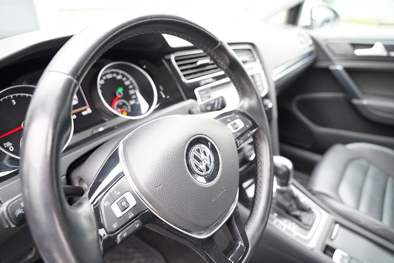 Volkswagen Golf - fotka 12 z 21