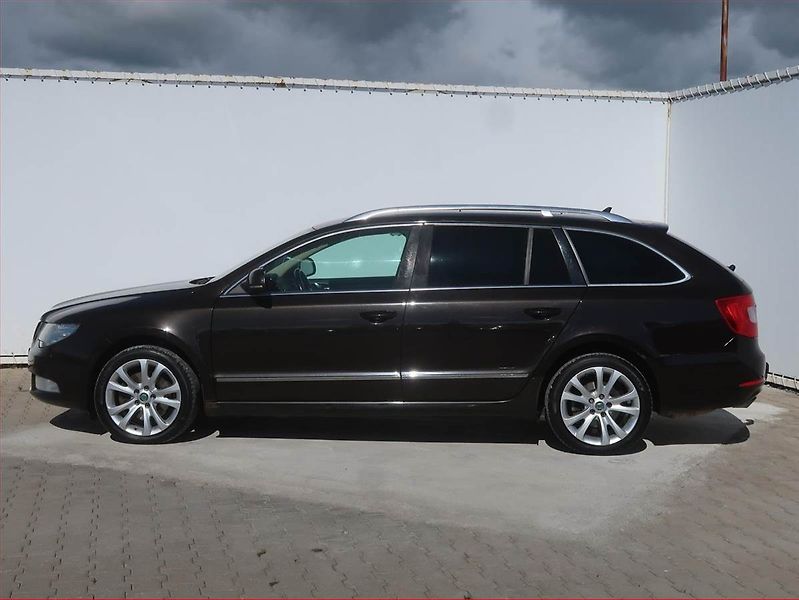 Škoda Superb (2012) Elegance 2.0 TDI, Automat - fotka 3 z 16