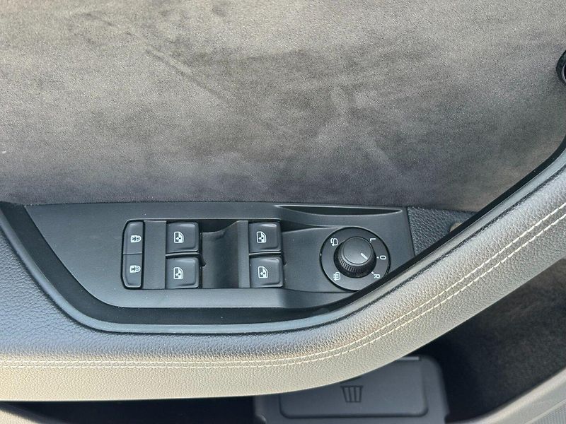 Škoda Superb (2021) Sportline 2.0 TSI DSG 4x4 - fotka 34 z 40