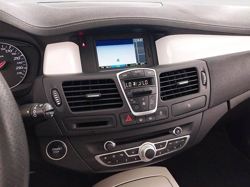 Renault Laguna (2011) 2.0 dCi, Serv.kniha, Navi - fotka 12 z 21