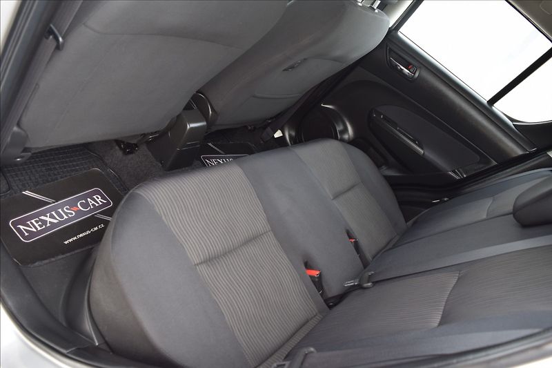 Suzuki Swift 1,2 i 69KW 4X4 ALU KLIMA - fotka 18 z 46