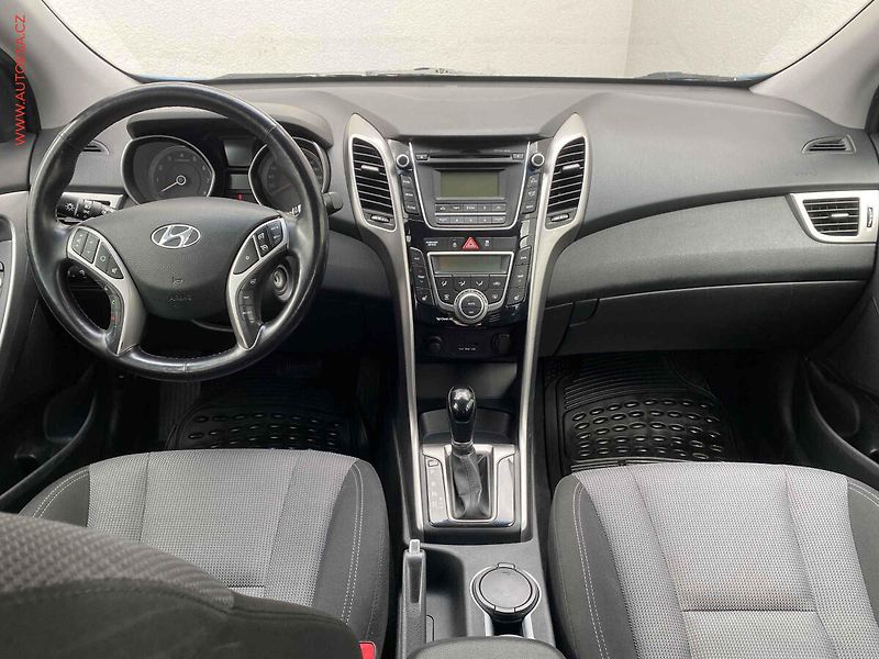 Hyundai i30 (2014) 1.6i, ČR, AT, temp. - fotka 8 z 17