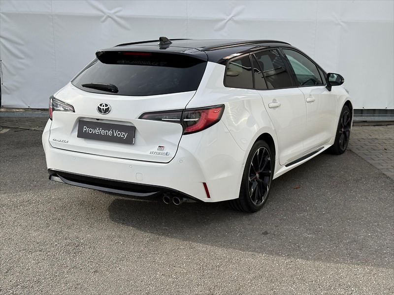 Toyota Corolla 2,0 GR sport, Hybrid - fotka 4 z 20
