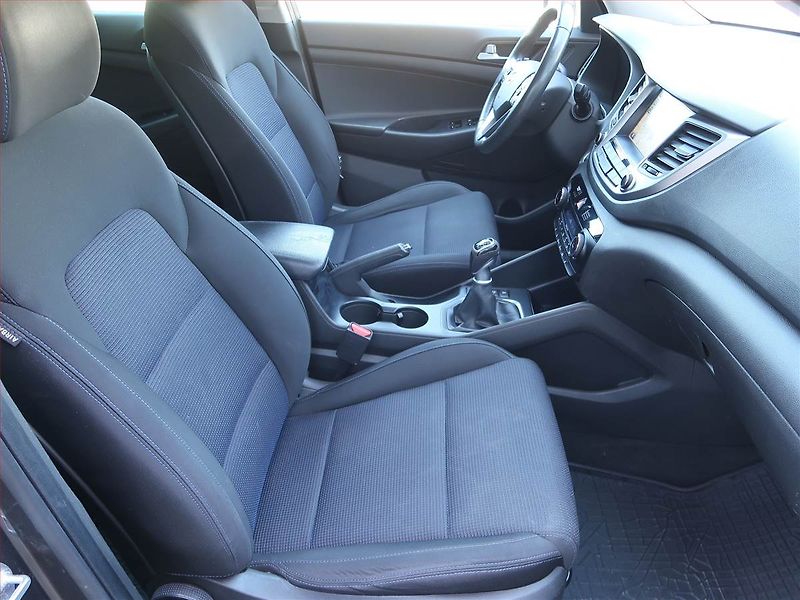Hyundai Tucson (2015) Style 2.0 CRDi, 4X4, Navi - fotka 9 z 17