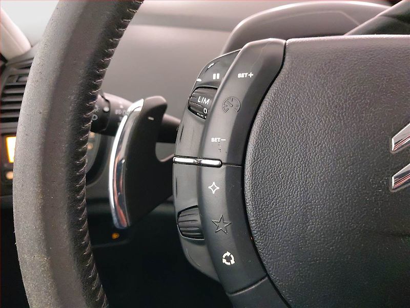 Citroën C4 Picasso (2010) 1.6 HDi, Automat, 7 míst - fotka 17 z 20