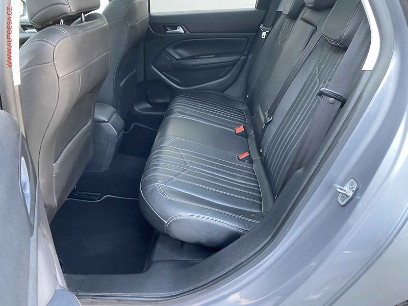 Peugeot 308 (2018) 1.5 HDi, Allure, panor, navi - fotka 10 z 18
