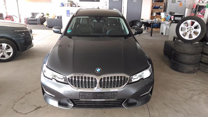 BMW Řada 3 (2020) 320D,XDRIVE,FULL,LED,TAŽNÝ,TOP - fotka 3 z 42