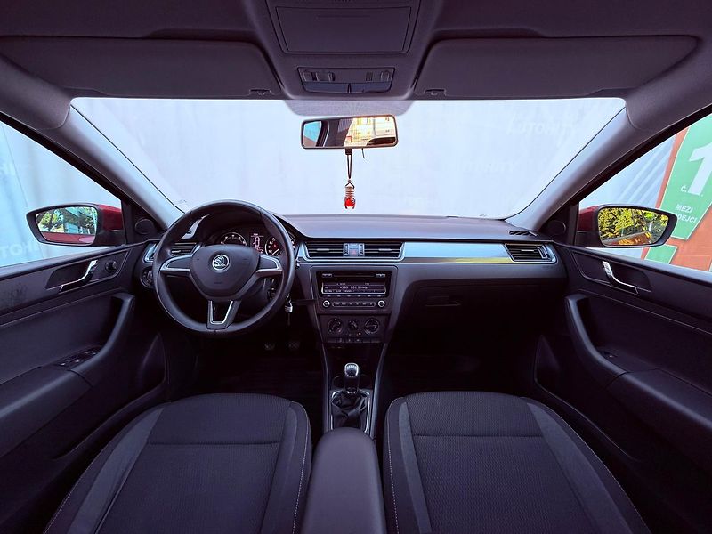 Škoda Rapid 1.2 TSi Ambition Spaceback, Se - fotka 15 z 26