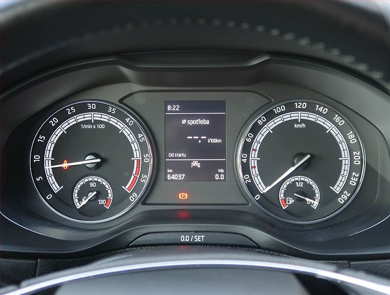 Škoda Karoq (2020) 1.6 TDI - fotka 11 z 22